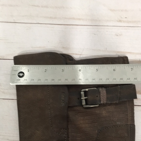 Brown leather boot - Picture 13 of 14